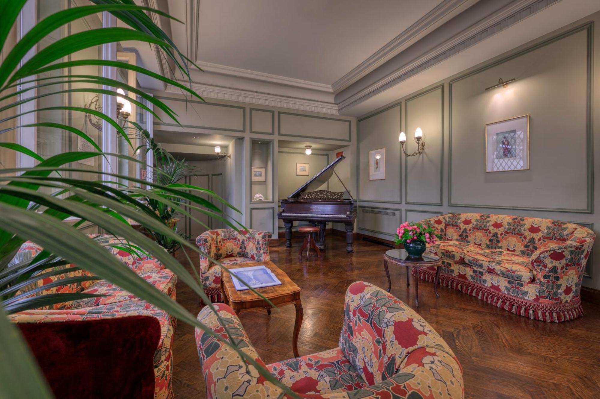 Hotel Locarno Roma Esterno foto